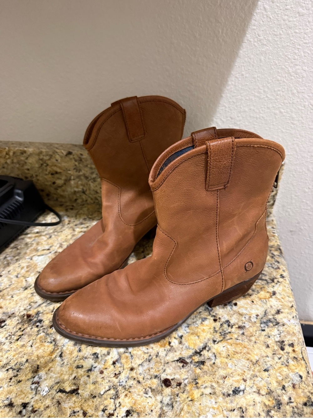 Born women’s western style cowboy booties  size 9
